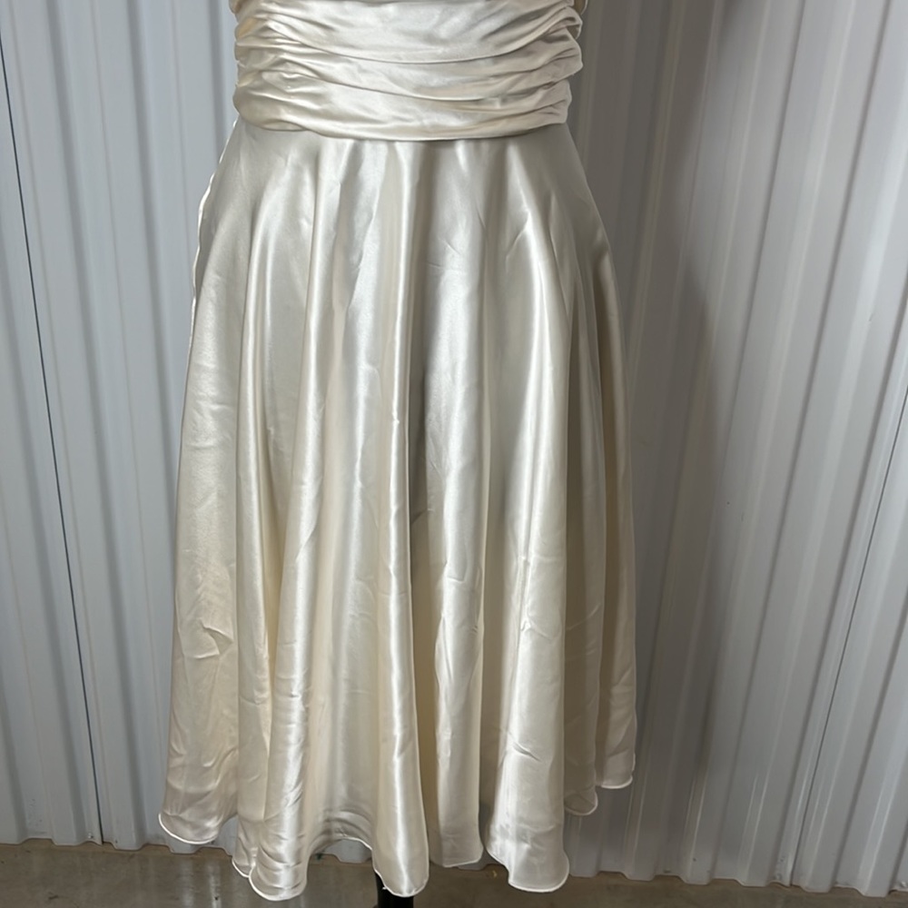 Gorgeous Vintage Adrianna Papell Boutique Silk Halter Dress. Preowned - Picture 3 of 11